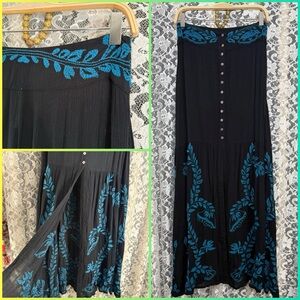 Free People Black Maxi Skirt with Blue Embroidery small sz 4 euc front slit